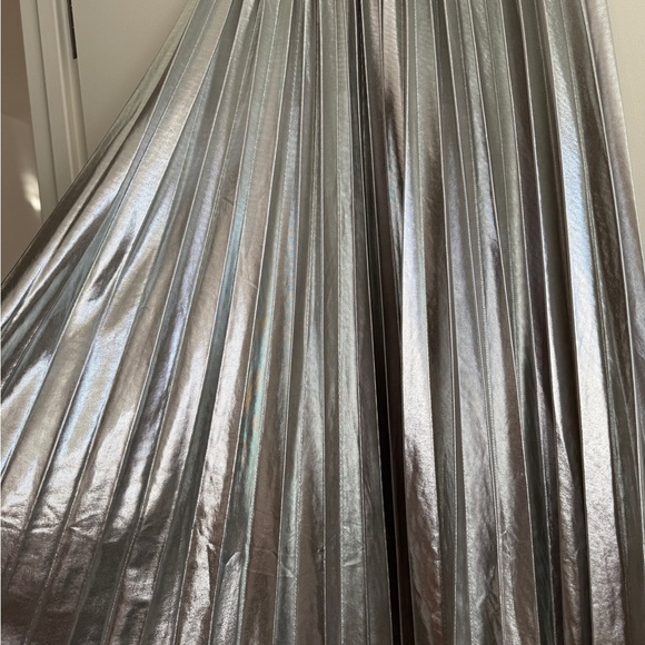 En Saison Shimmering Silver Midi Skirt - Picture 3 of 3